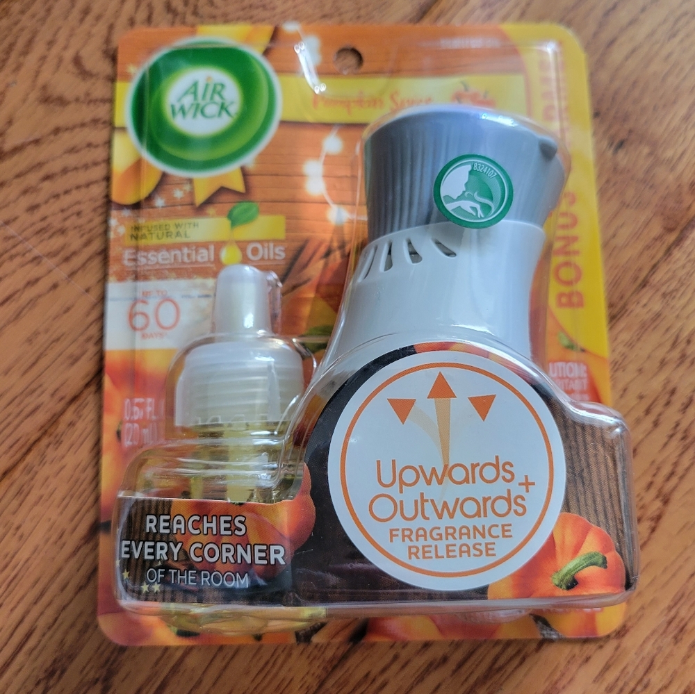 NIB Air Wick Pumpkin Spice Warmer and Refill